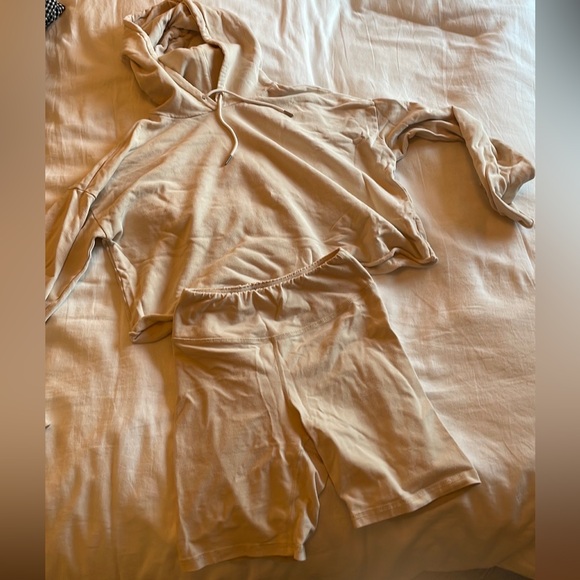 Mate the Label Cream Bike Shorts - Picture 6 of 6